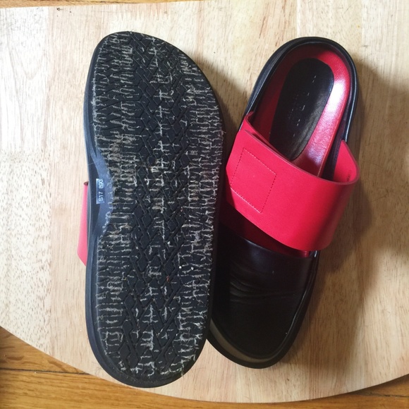 ❌SOLD Authentic MARNI leather Slip On - Picture 2 of 5